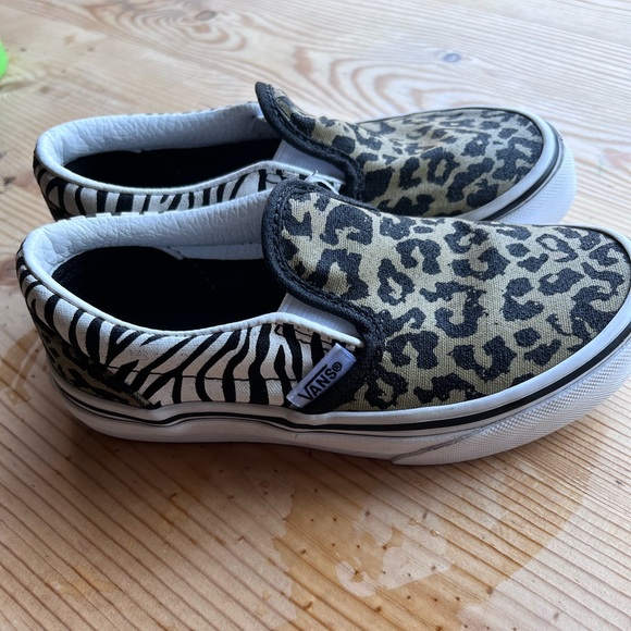 Vans Leopard slip-ons size 11 - Picture 1 of 4